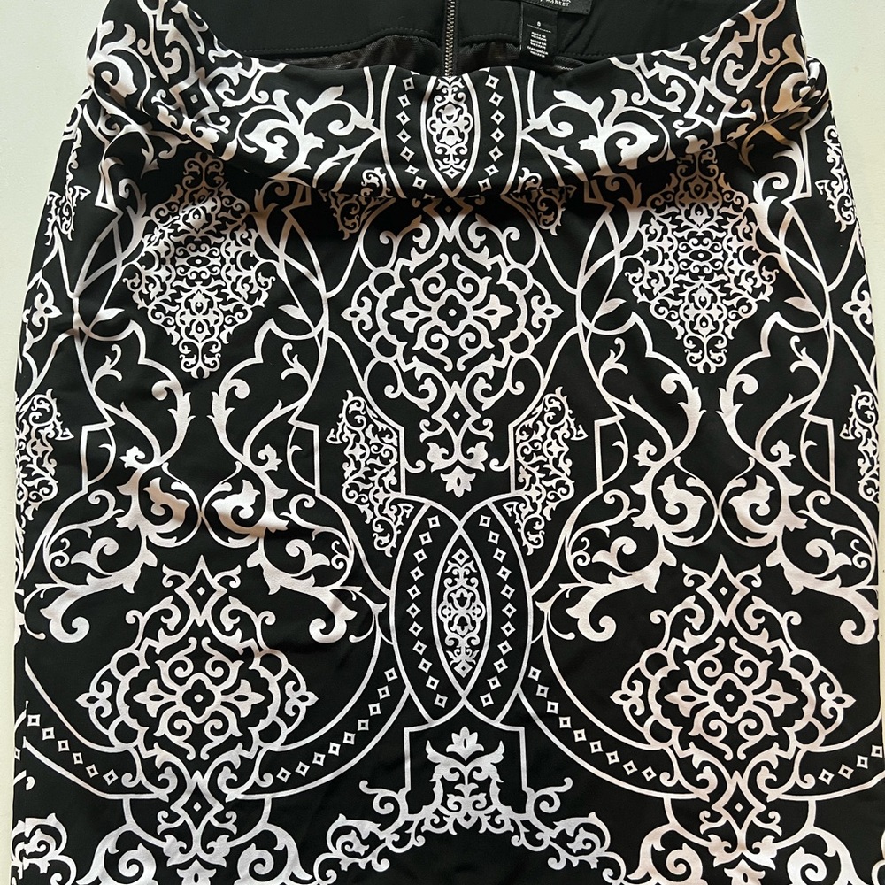 White House Skirt